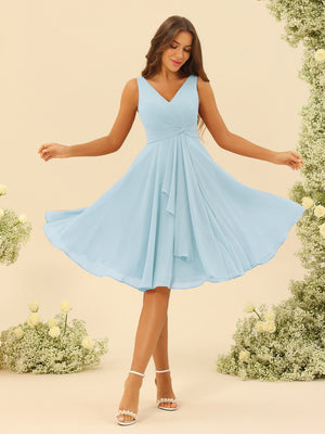 A-Line/Princess Knee-Length V-Neck Bridesmaid Dresses With Ruffles