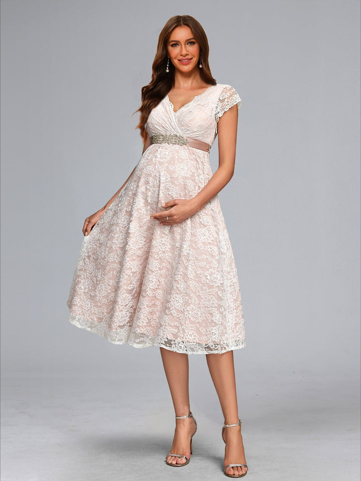 A-Line/Princess V-Neck Knee-Length Lace Maternity Wedding Dresses with Sash