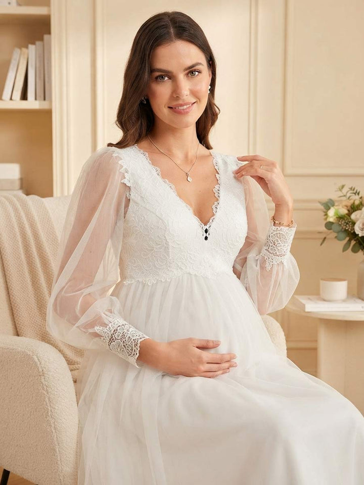 A-Line/Princess V-Neck Long Sleeves Sweep Train Lace Maternity Wedding Dresses with Applique