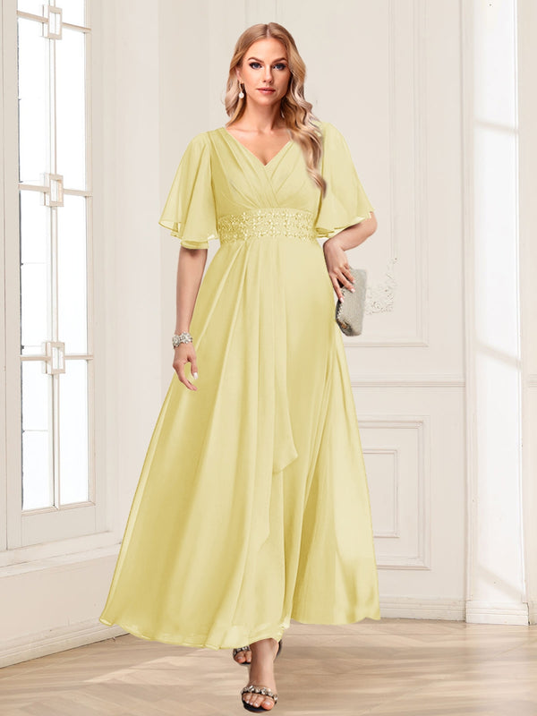 A-Line/Princess V-Neck Short Sleeves Mother of the Bride Dresses with Ruffles
