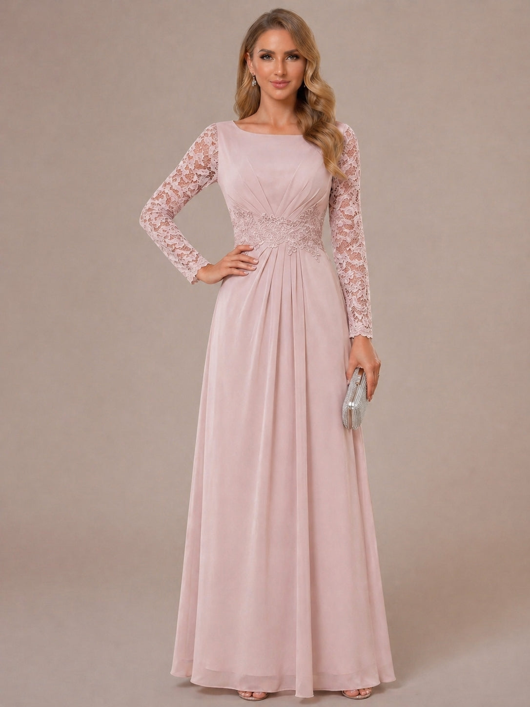 A-Line/Princess Scoop Long Sleeves Ruched Mother of the Bride Dresses with Appliques