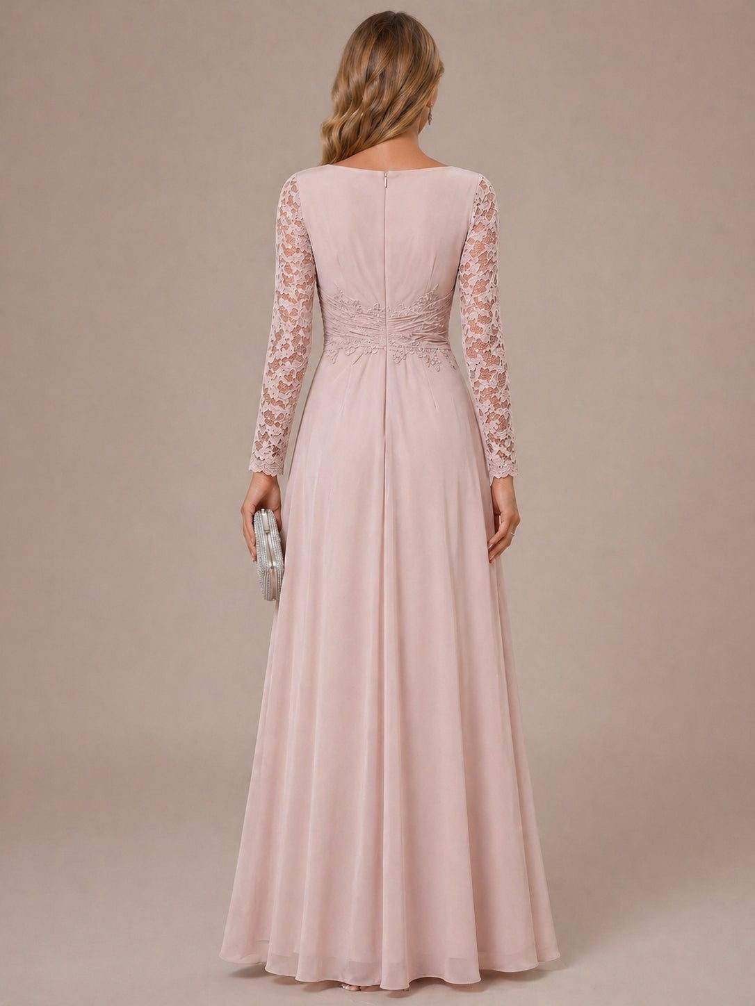 A-Line/Princess Scoop Long Sleeves Ruched Mother of the Bride Dresses with Appliques
