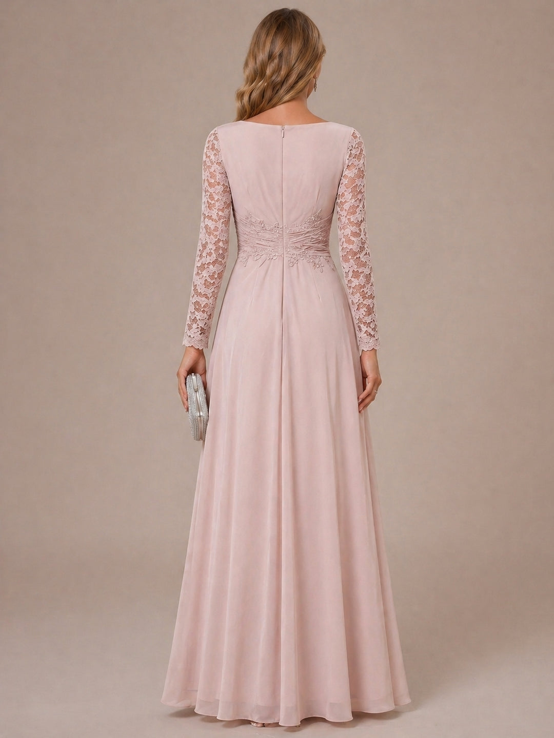 A-Line/Princess Scoop Long Sleeves Ruched Mother of the Bride Dresses with Appliques