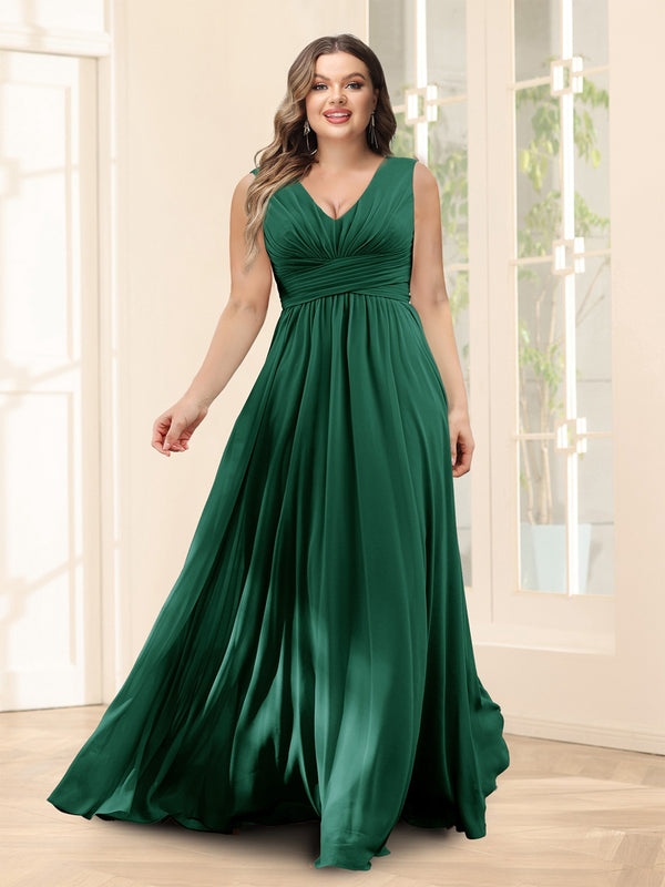 A-Line V-Neck Sleeveless Chiffon Plus Size Bridesmaid Dresses With Pockets