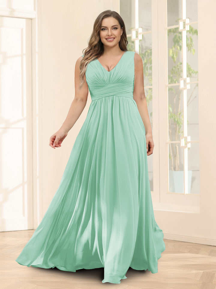 A-Line V-Neck Sleeveless Chiffon Plus Size Bridesmaid Dresses With Pockets