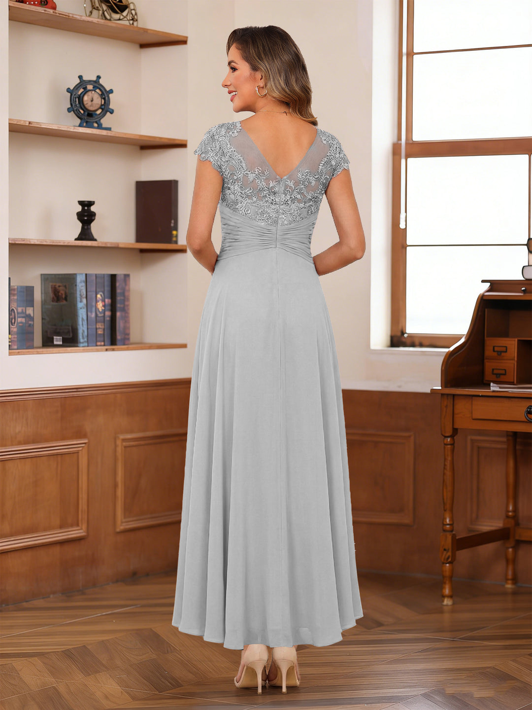 A-Line/Princess Scoop Short Sleeves Mother of the Bride Dresses with Applique &amp; Ruffles