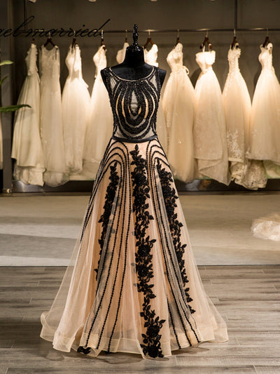 Special A-Line/Princess Crew Sleeveless Applique With Beading Organza Floor-Length Wedding Dresses