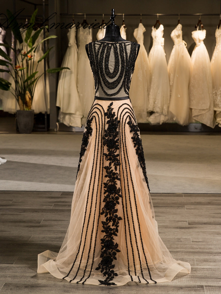 Special A-Line/Princess Crew Sleeveless Applique With Beading Organza Floor-Length Wedding Dresses