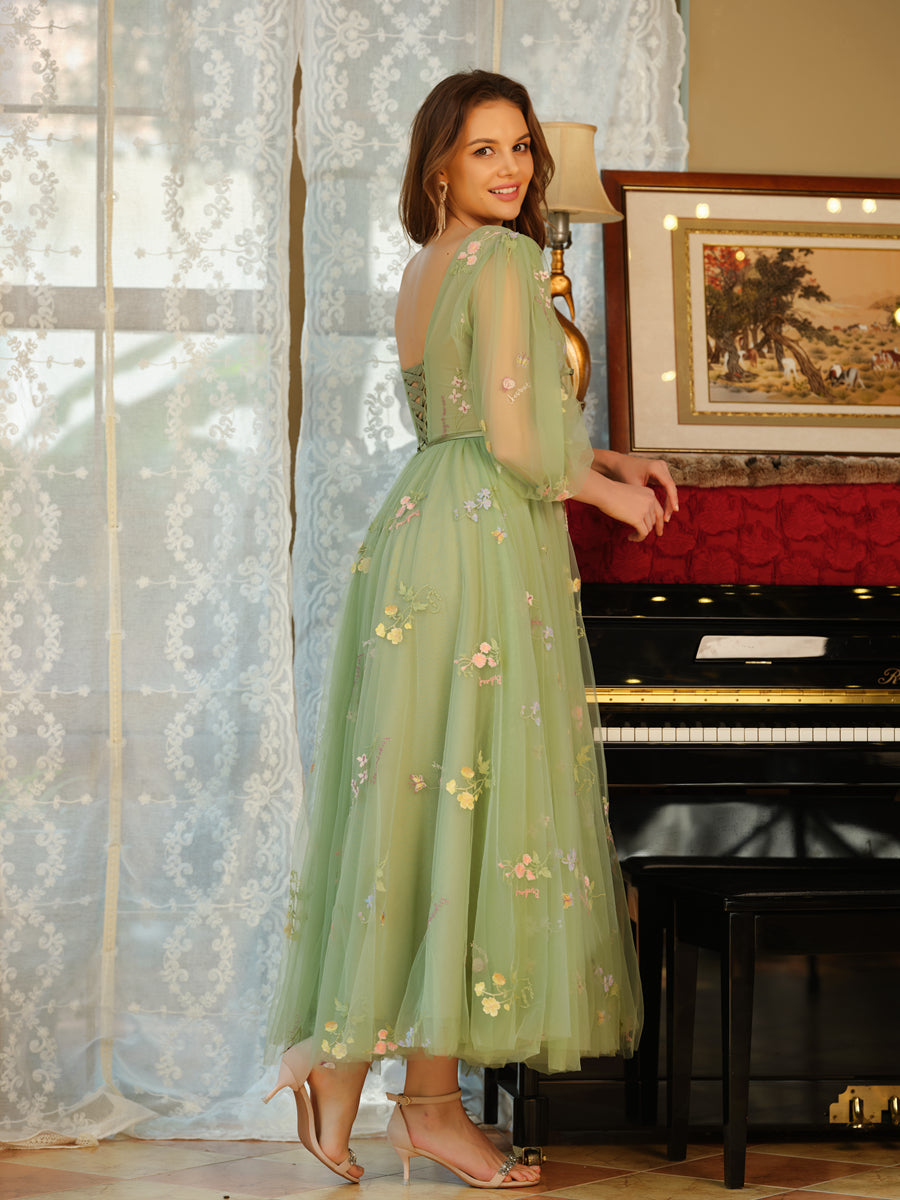 A-Line/Princess V-Neck Tulle Prom Dresses with Bowknot & Embroidery