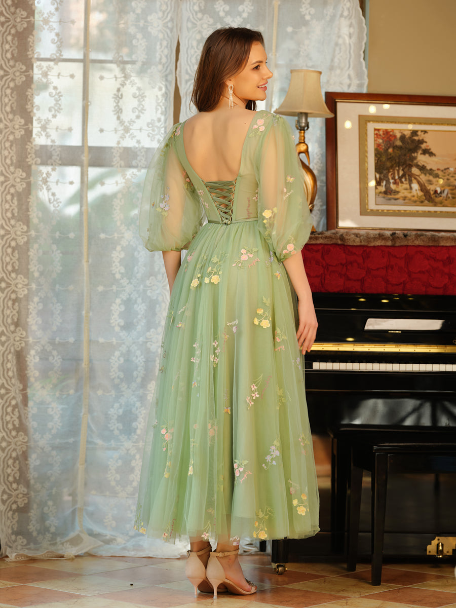A-Line/Princess V-Neck Tulle Prom Dresses with Bowknot &amp; Embroidery