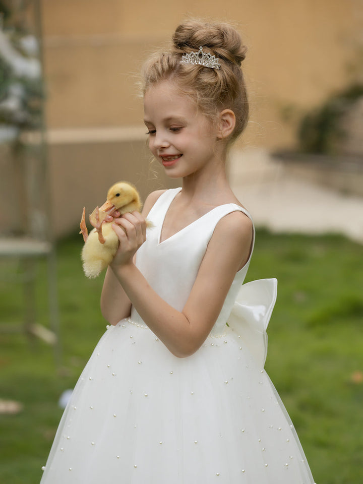 V-Neck Tulle Flower Girl Dresses with Pearls &amp; Satin Bowknot