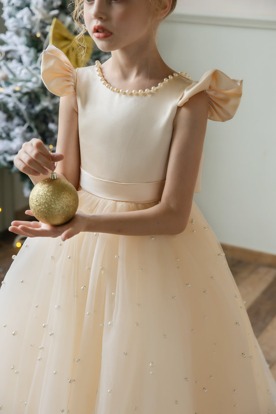 Crew Neck Tulle Flower Girl Dresses with Pearls &amp; Satin Bowknot