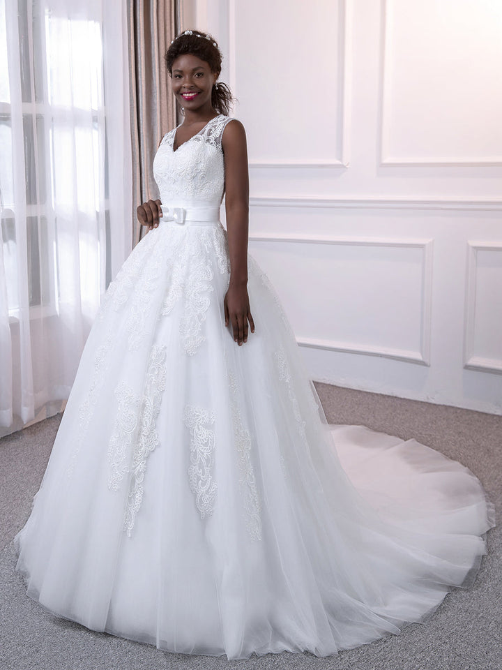 V-Neck Sleeveless Tulle Ball Gown Wedding Dresses with Belt &amp; Appliques