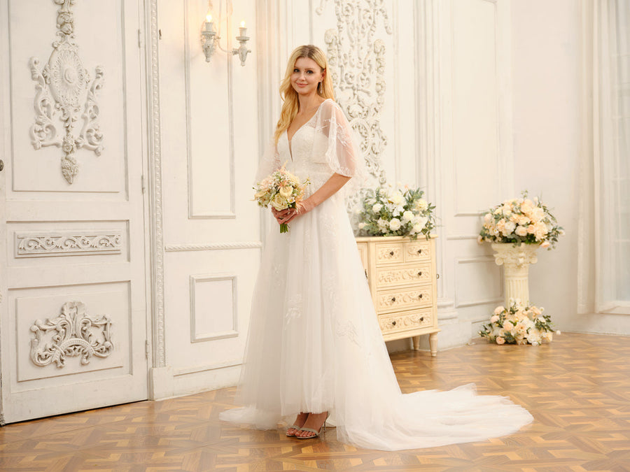 A-Line/Princess V-Neck Half Sleeves Long Wedding Dresses with Appliques