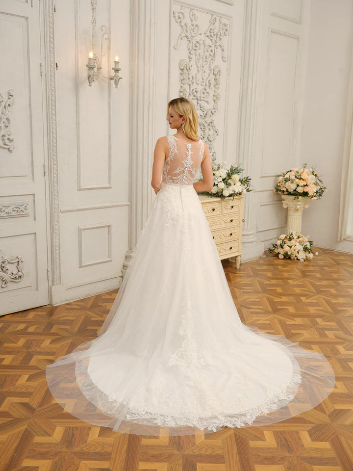 Spaghetti Straps V-Neck Sleeveless Long Wedding Dresses with Appliques &amp; Beading